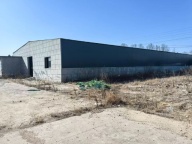 大片闲置厂房，可用于烧烤、停车