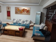 出租新宇王花园5楼带阁楼，170平，3室4厅